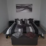 2 Familie Siegl * Pouch